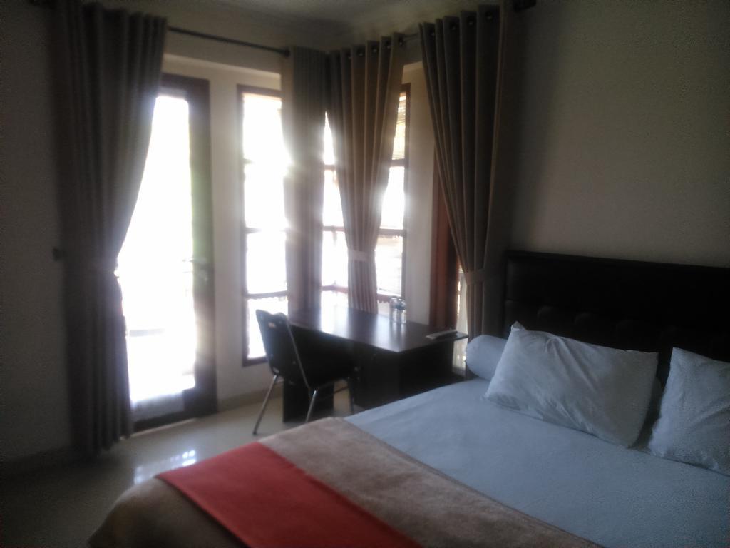 Rumah Sarwestri Hotel Bandung Room photo